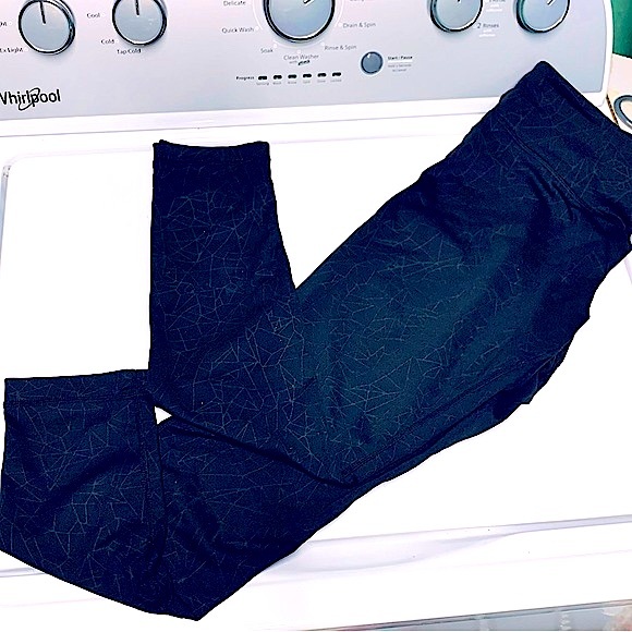 Kirkland’s Sleek Geo Patterned High Rise Compression Active Leggings Wicking LG - Picture 2 of 16